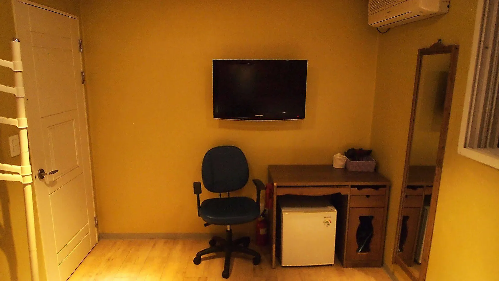 D.H Sinchon Guesthouse Seoul South Korea