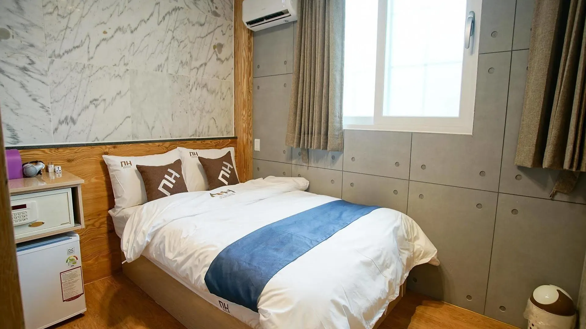 Guest house D.H Sinchon Guesthouse Seoul