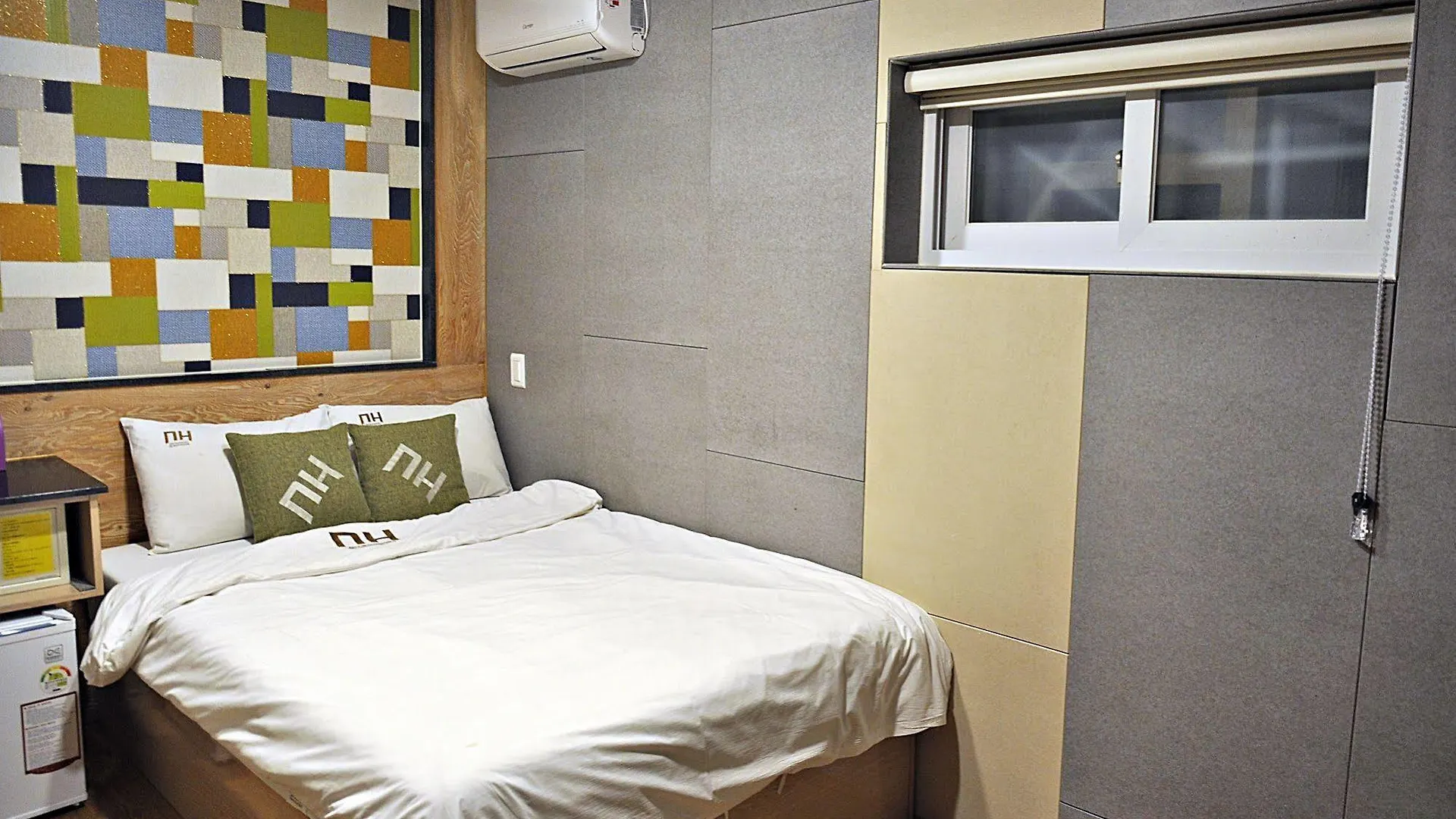 D.H Sinchon Guesthouse Seoul